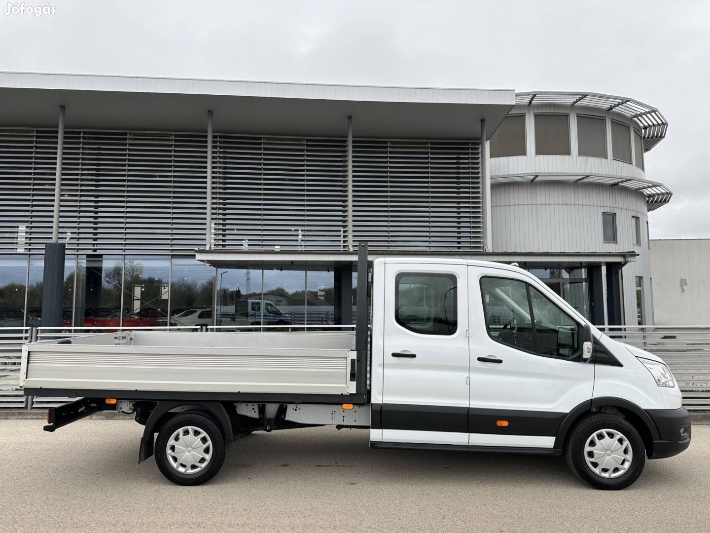 Ford Transit 2.0 TDCi 350 MWB Trend (7 személye...