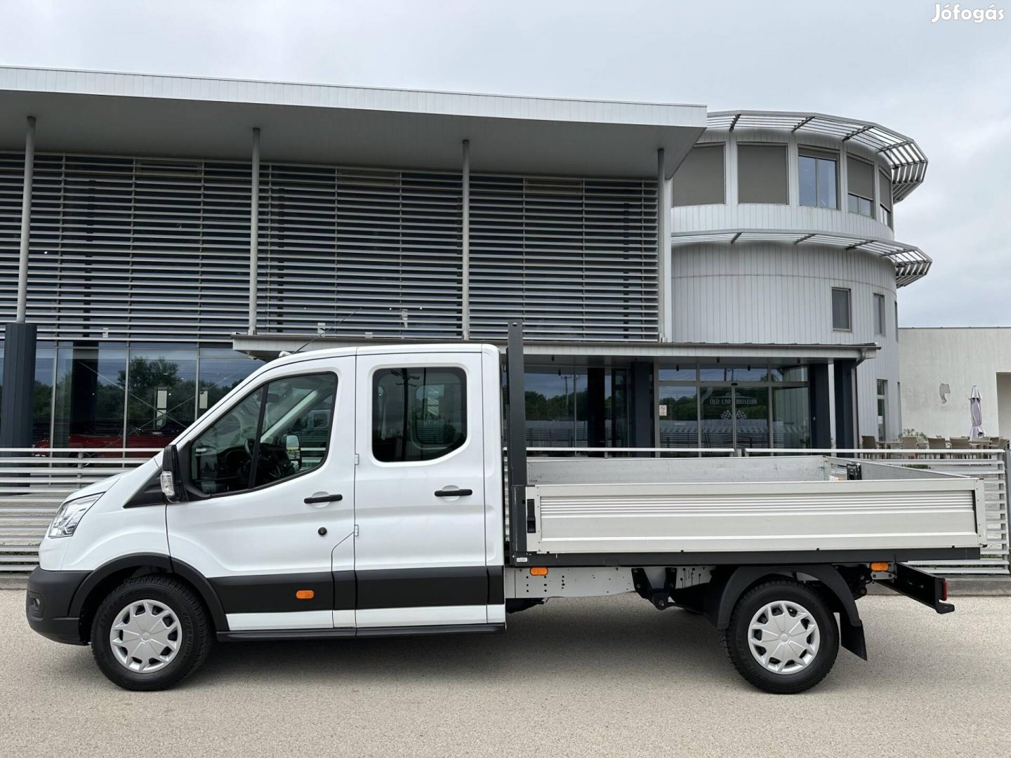 Ford Transit 2.0 TDCi 350 MWB Trend (7 személye...