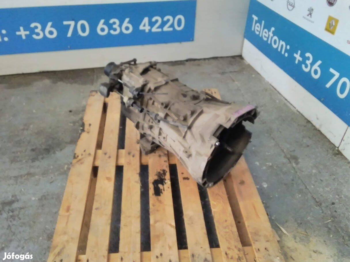 Ford Transit 2,4TDCI, 8C1R-7003 BD bontott váltó