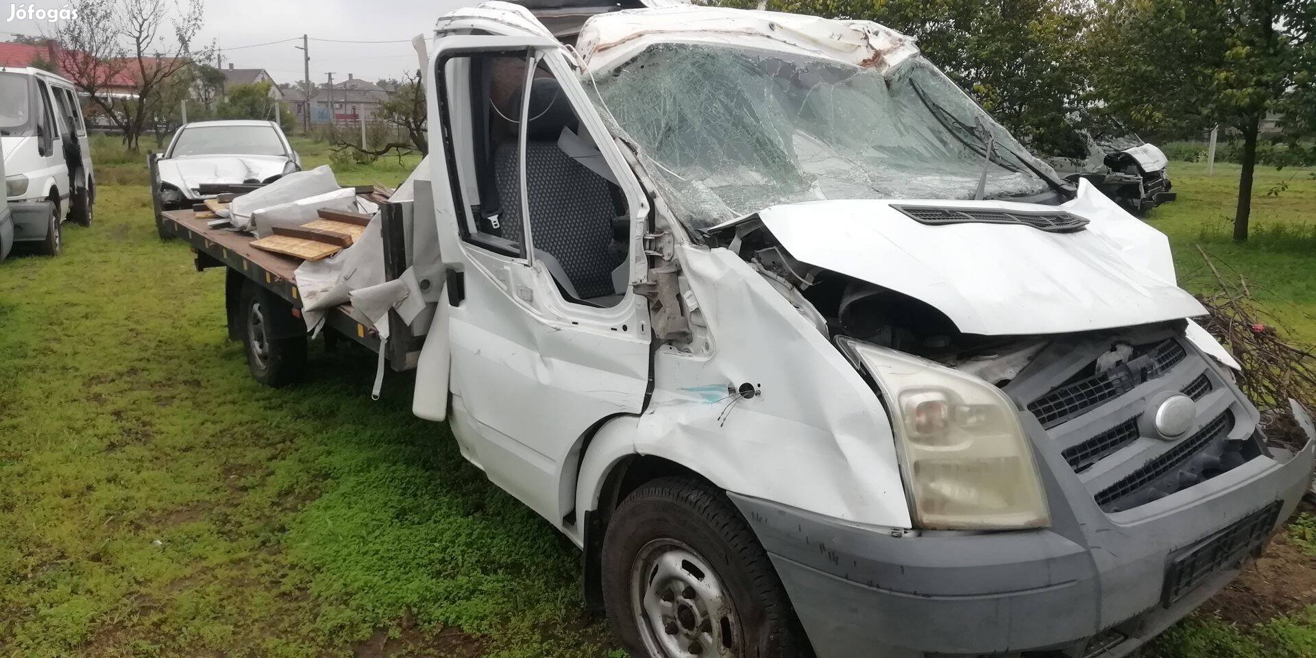 Ford Transit 2.4 tdci sérült, hiányosan eladó