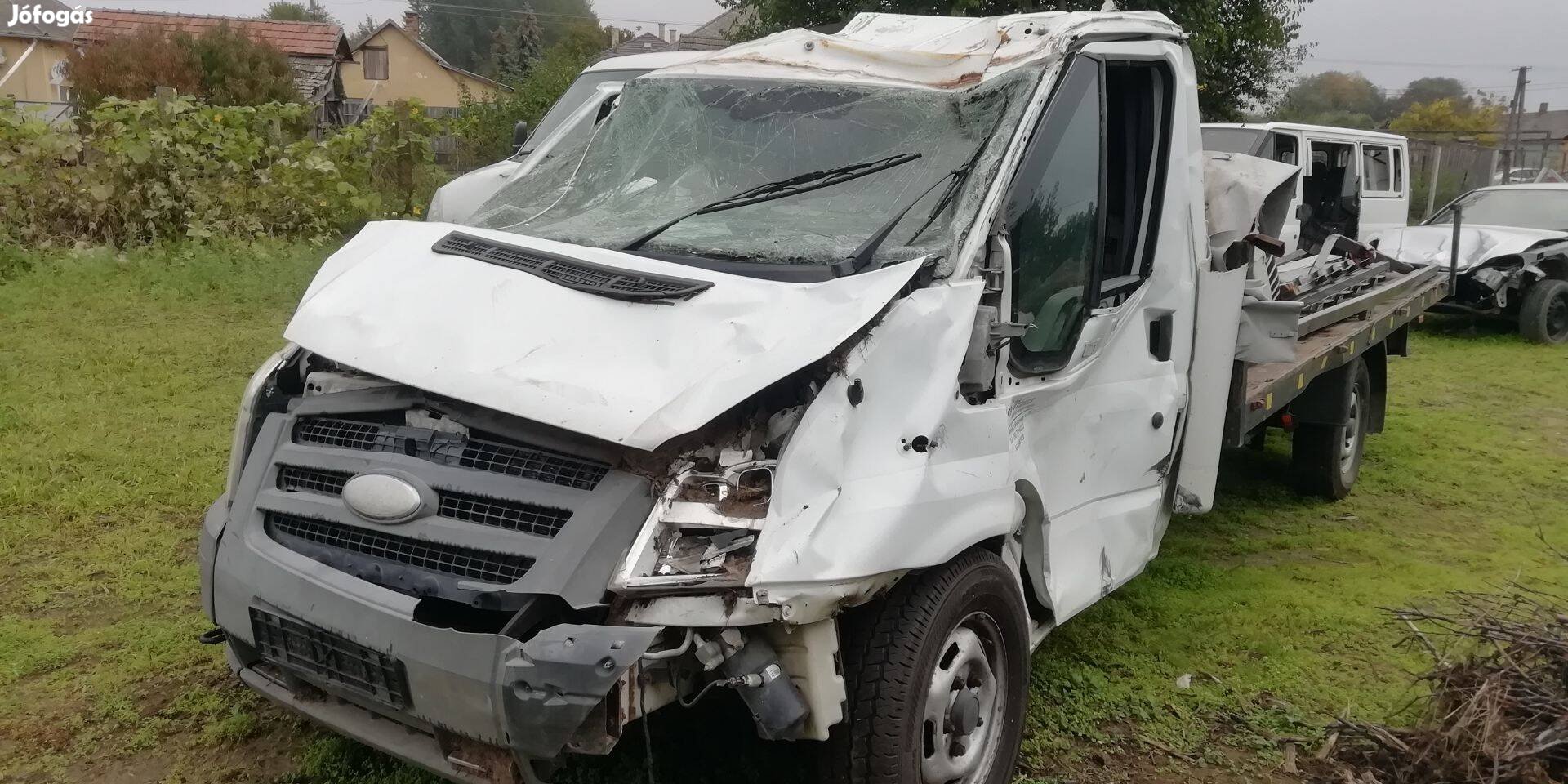 Ford Transit 2.4 tdci sérült, hiányosan eladó