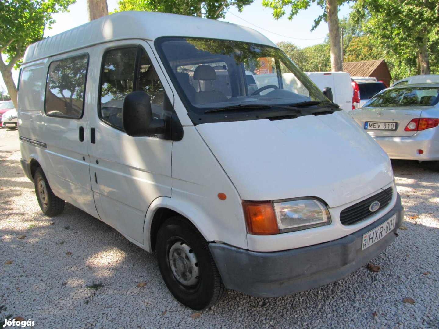 Ford Transit 2.5 TD 100 L 6 személyes Vonóhorog