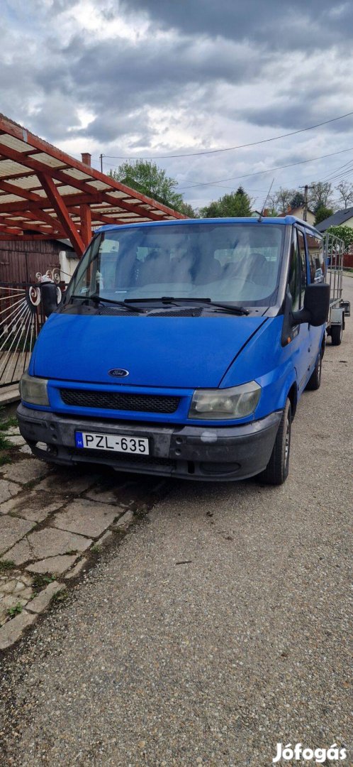 Ford Transit 9 személyes