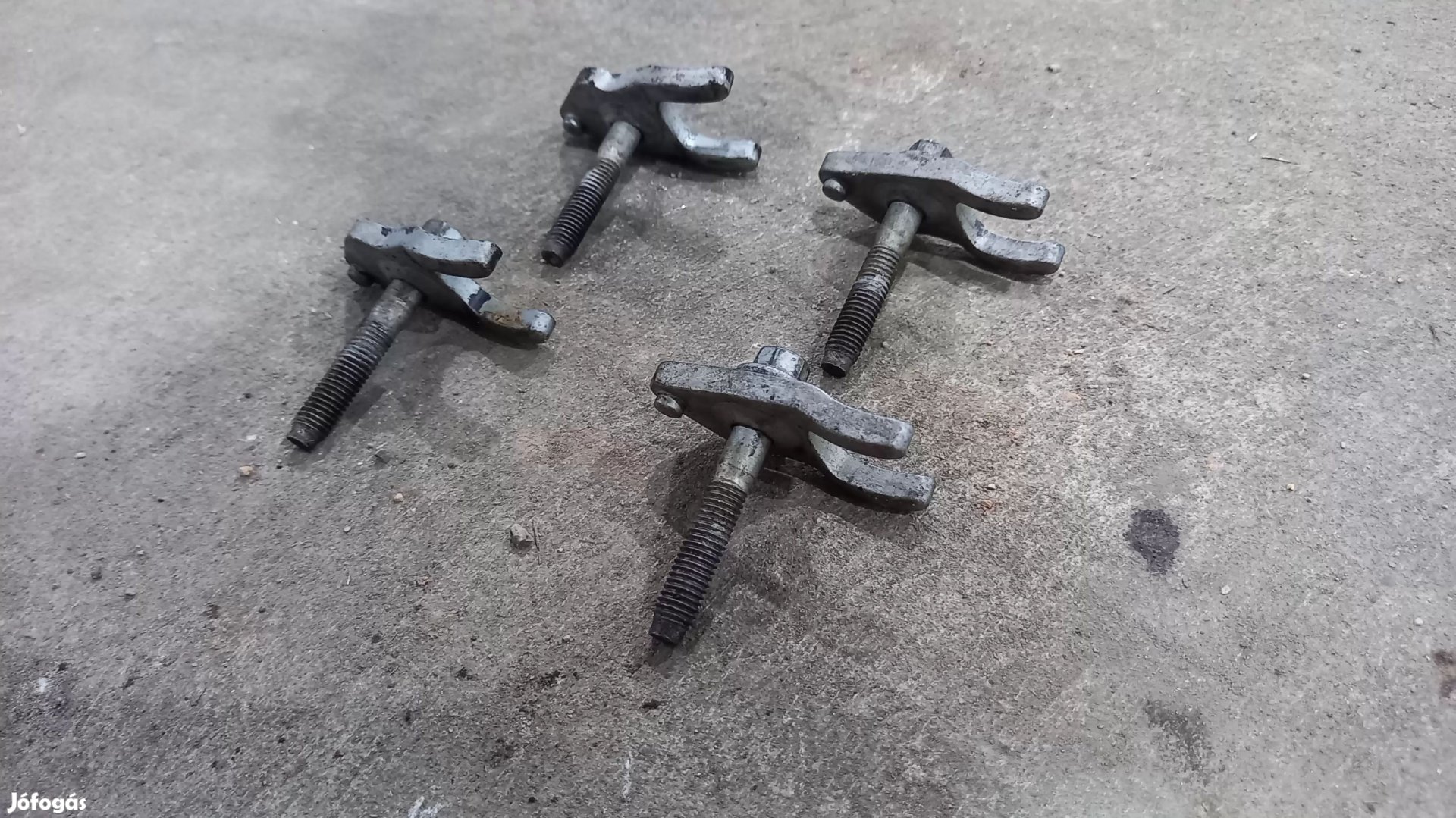 Ford Transit Custom MK8 Porlasztó lefogató csipesz csavar