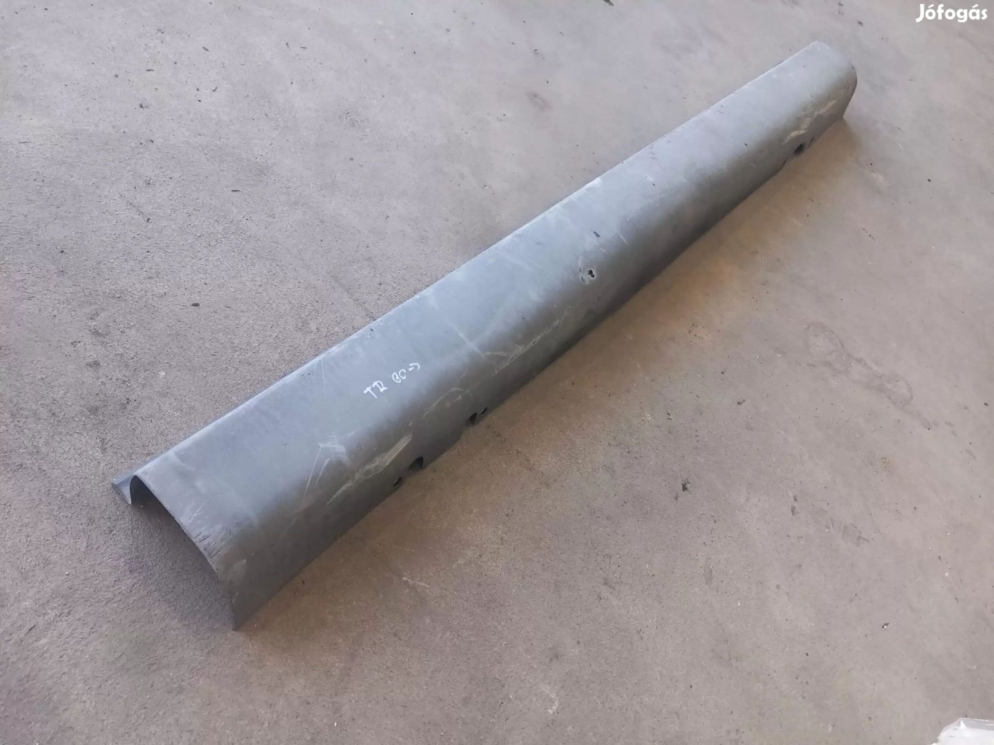 Ford Transit Tranzit MK6 MK7 00- Hátsó műanyag középső