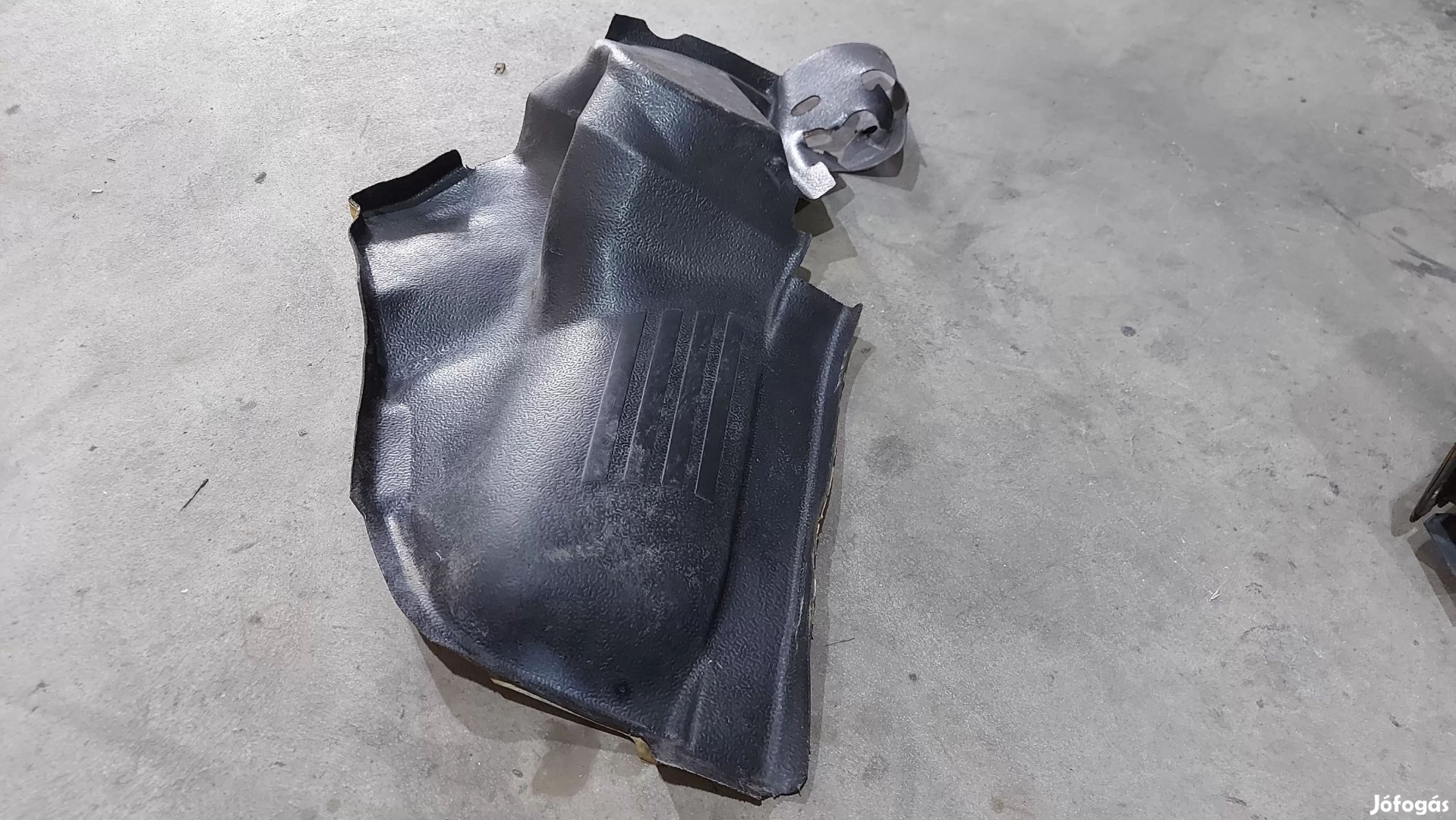 Ford Transit Tranzit MK7 06 Első kerékjárati dob gumiszőnyeg