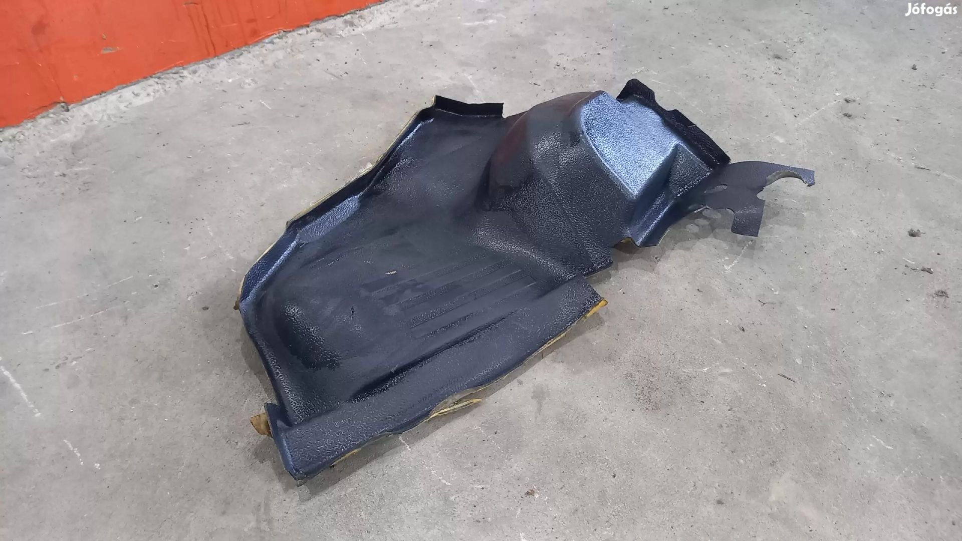 Ford Transit Tranzit MK7 06 Első kerékjárati dob gumiszőnyeg