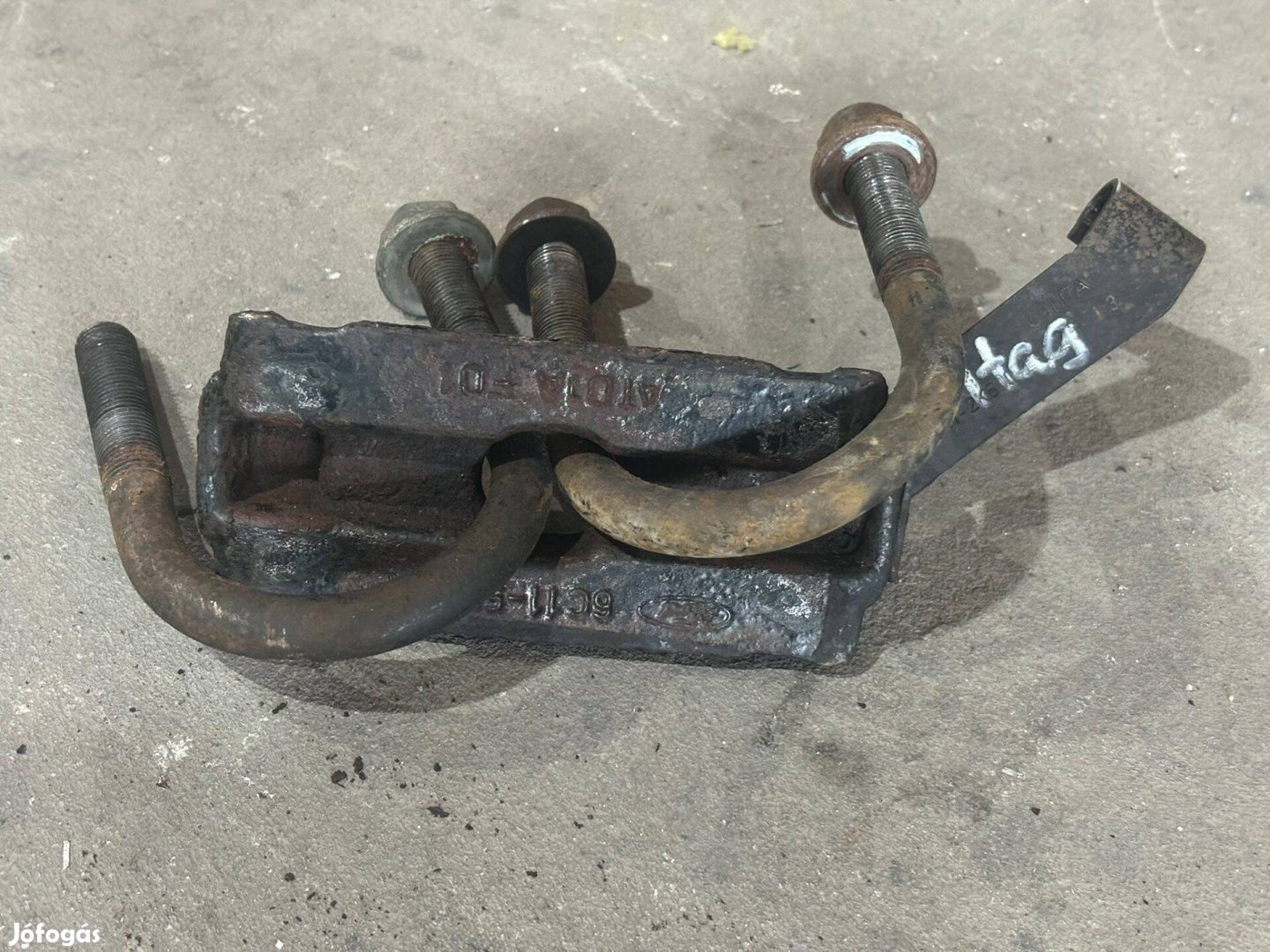 Ford Transit Tranzit MK7 06 Hátsó laprugó lap cuppánt csavar 8452