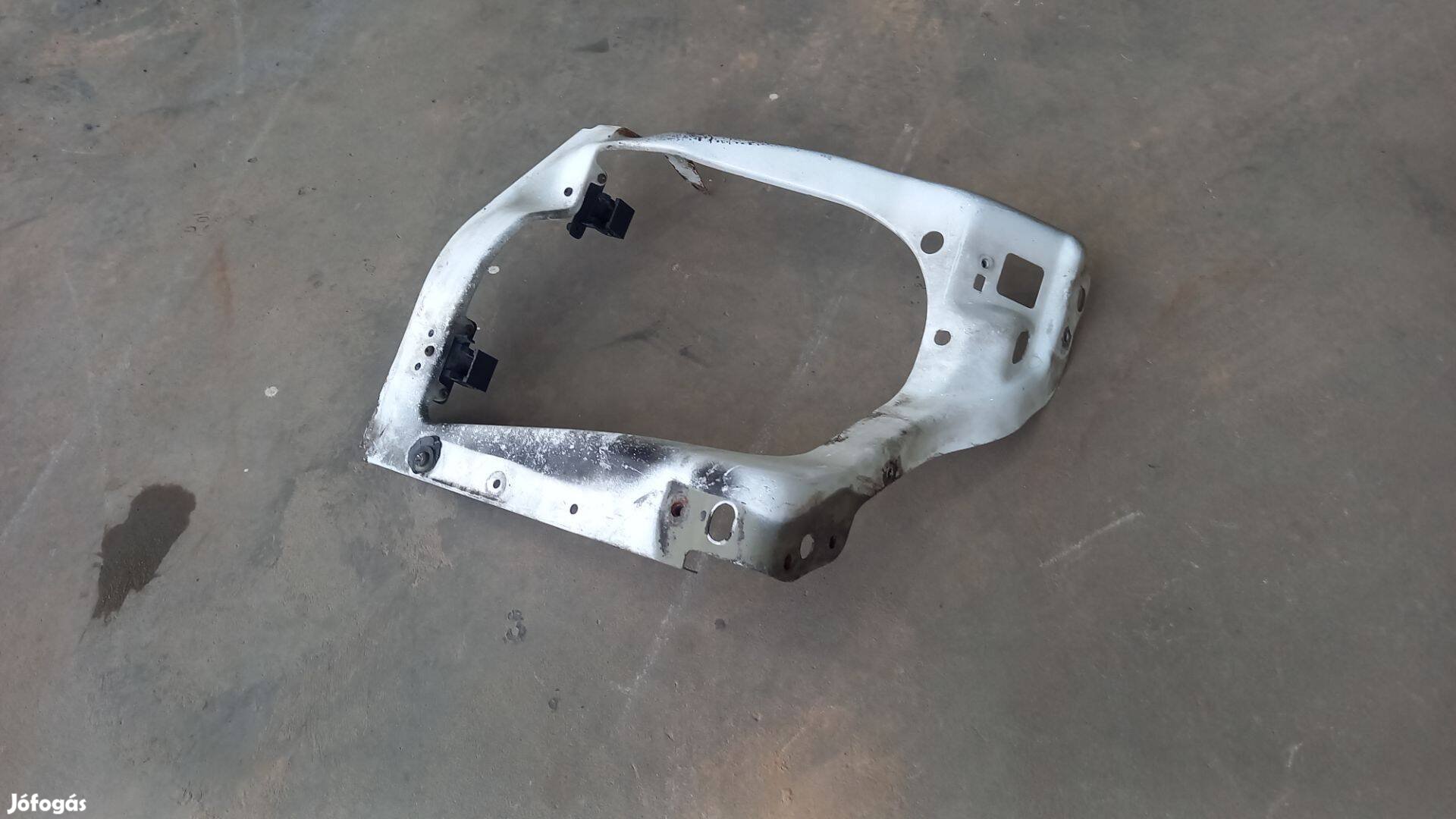 Ford Transit Tranzit MK7 06- Első lámpa keret lámpakeret tartó 4356