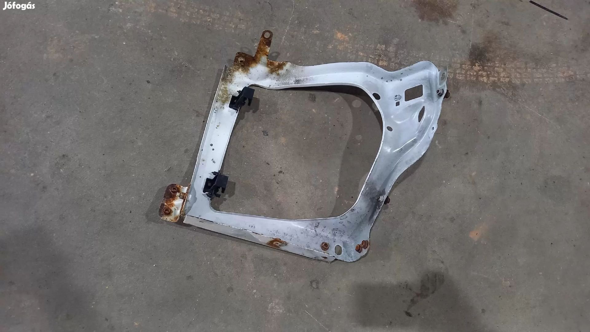 Ford Transit Tranzit MK7 06- Első lámpa keret lámpakeret