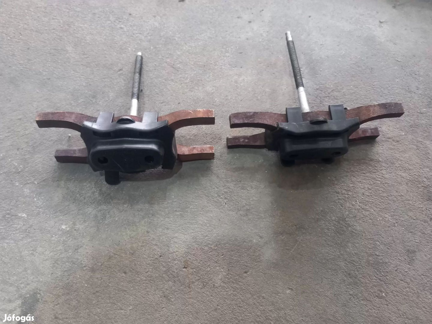 Ford Transit Tranzit MK7 06- Porlasztó lefogató lemez