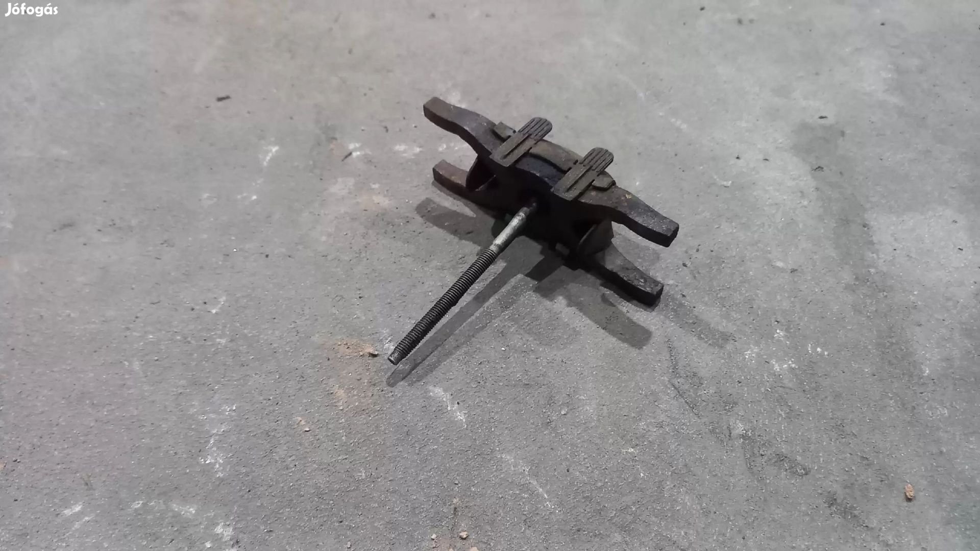 Ford Transit Tranzit MK7 06- Porlasztó lefogató lemez