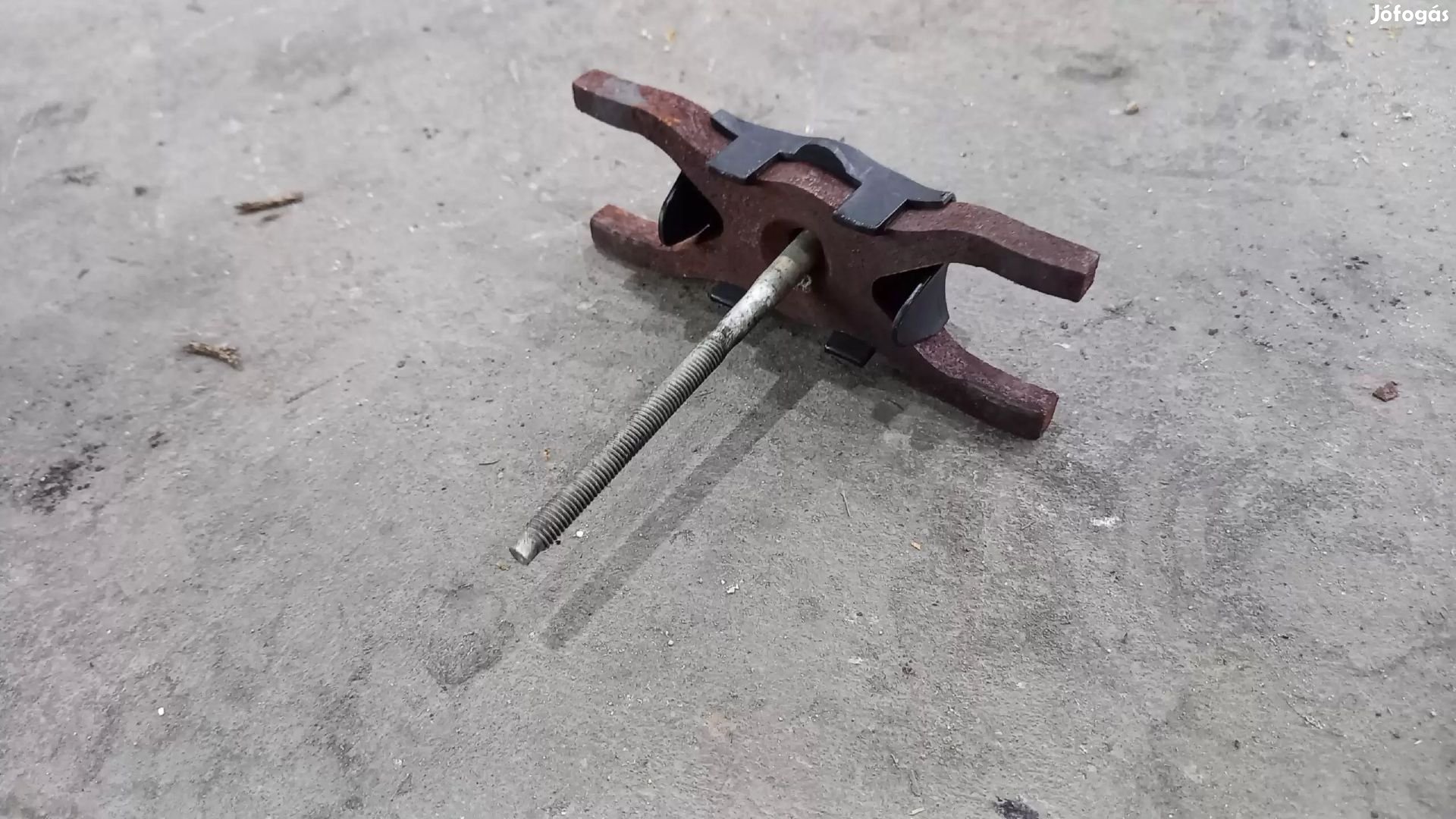 Ford Transit Tranzit MK7 06- Porlasztó lefogató lemez