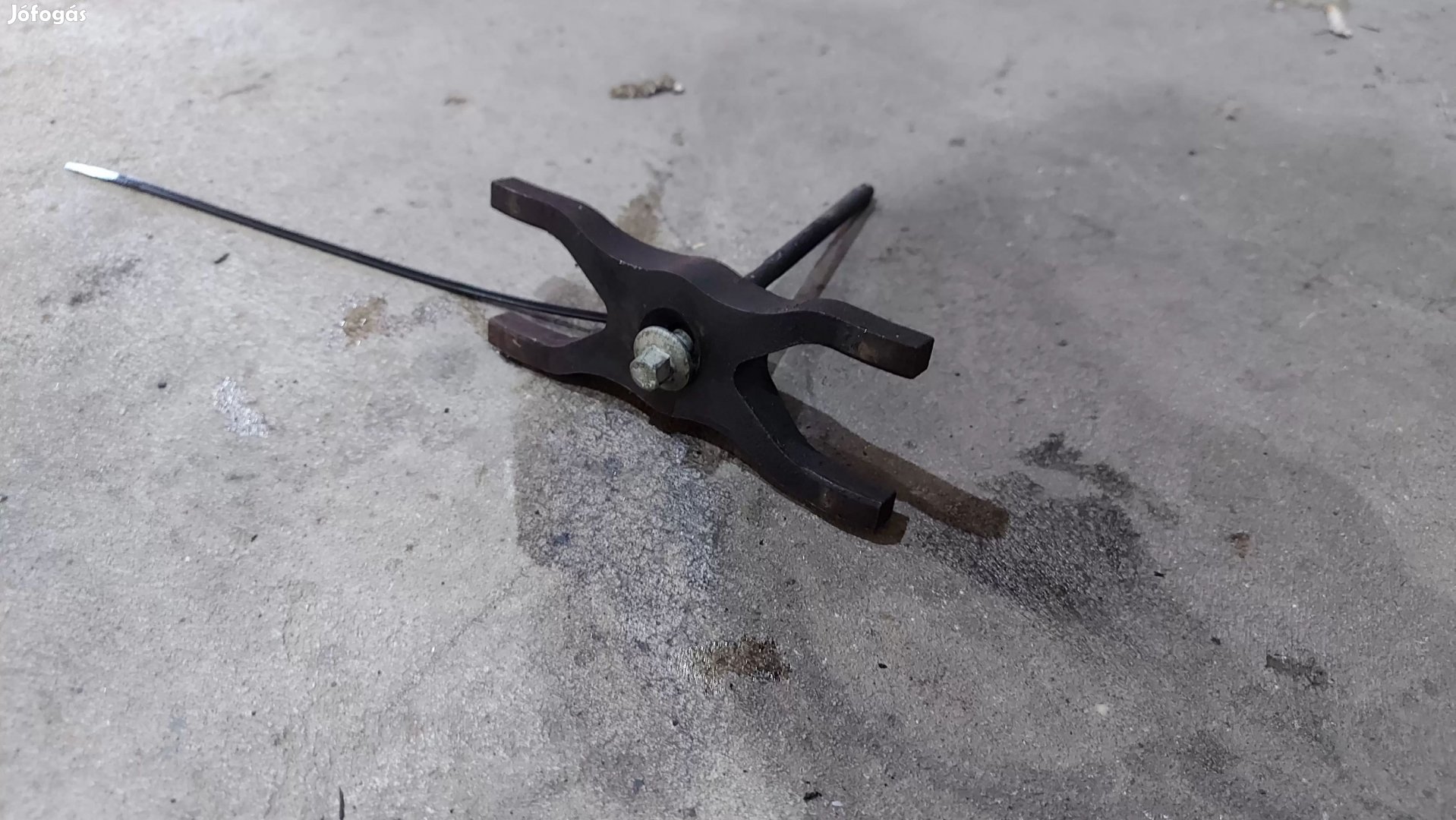 Ford Transit Tranzit MK7 06- Porlasztó lefogató lemez