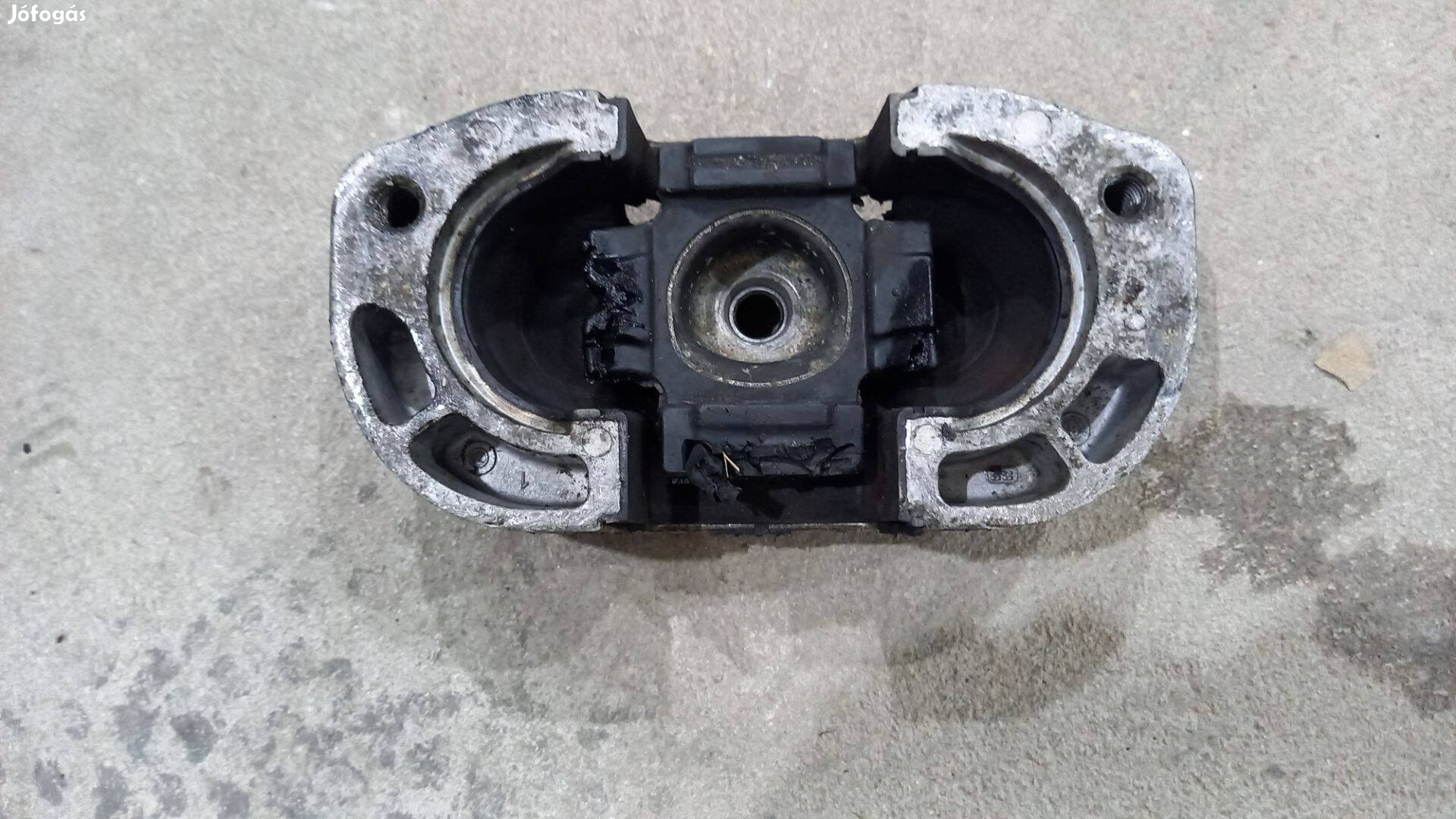 Ford Transit Tranzit MK8 16- Hátsó váltótartó motortartó gumibak 9813