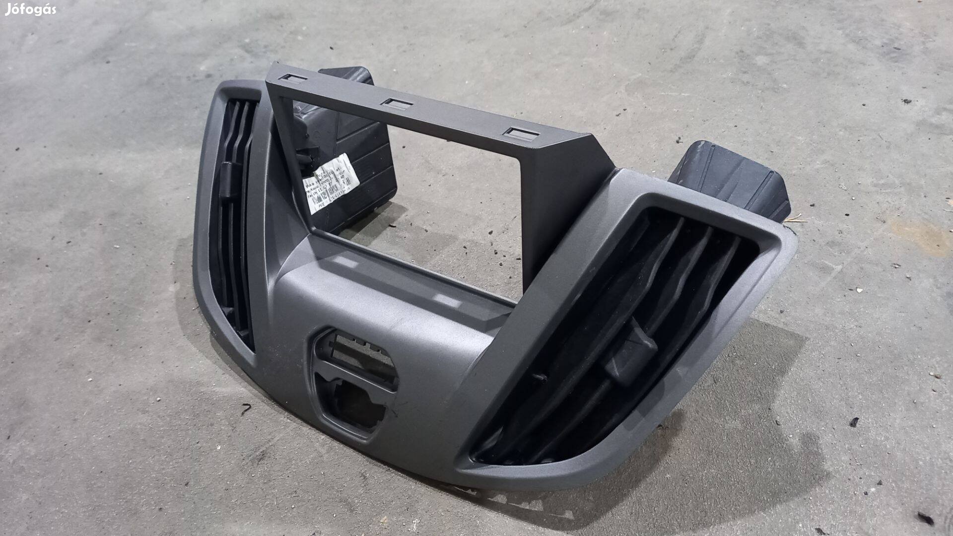 Ford Transit Tranzit MK8 Műszerfal rádió keret középső szellőző 5007