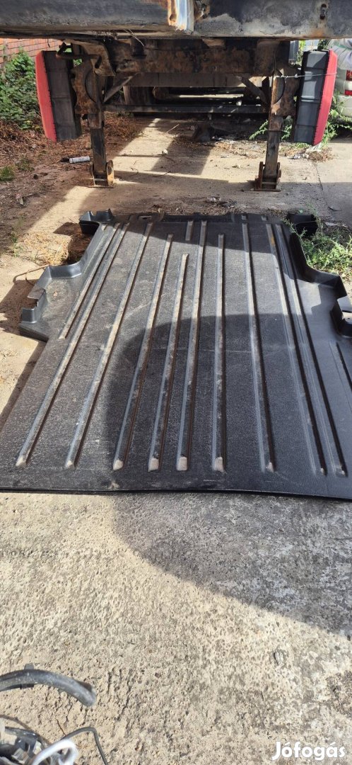 Ford Transit costom raktér szőnyeg vadonatúj. 