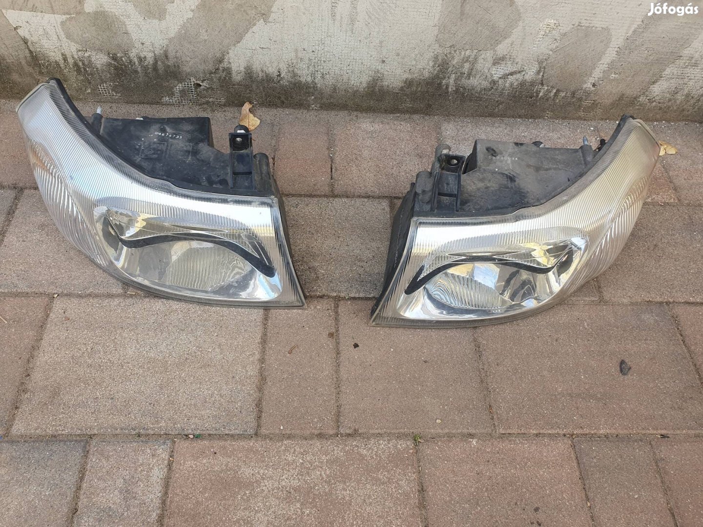 Ford Transit első lámpa párban.