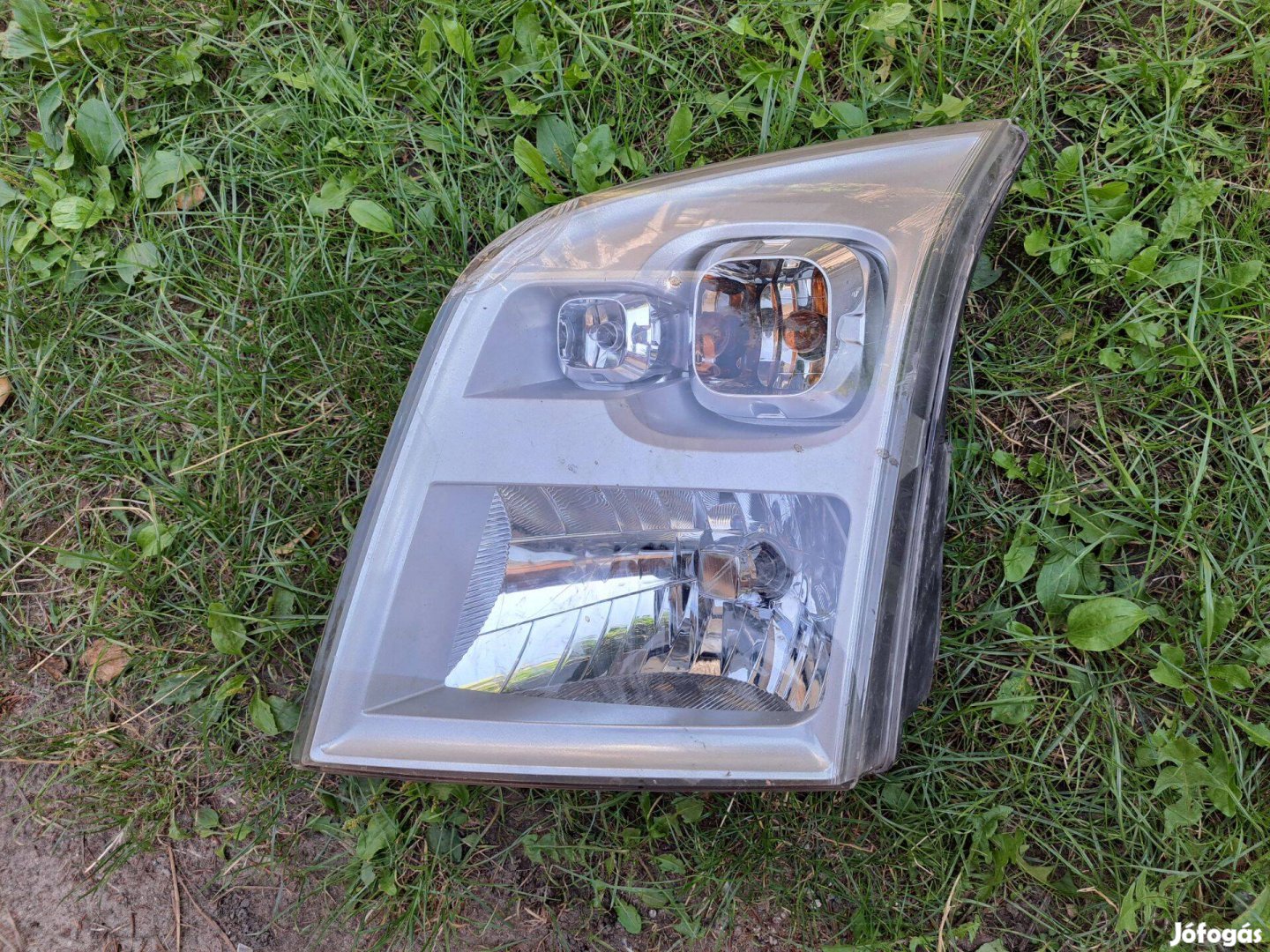 Ford Transit fültörött bal első lámpa fényszóró Szép állapotban eladó