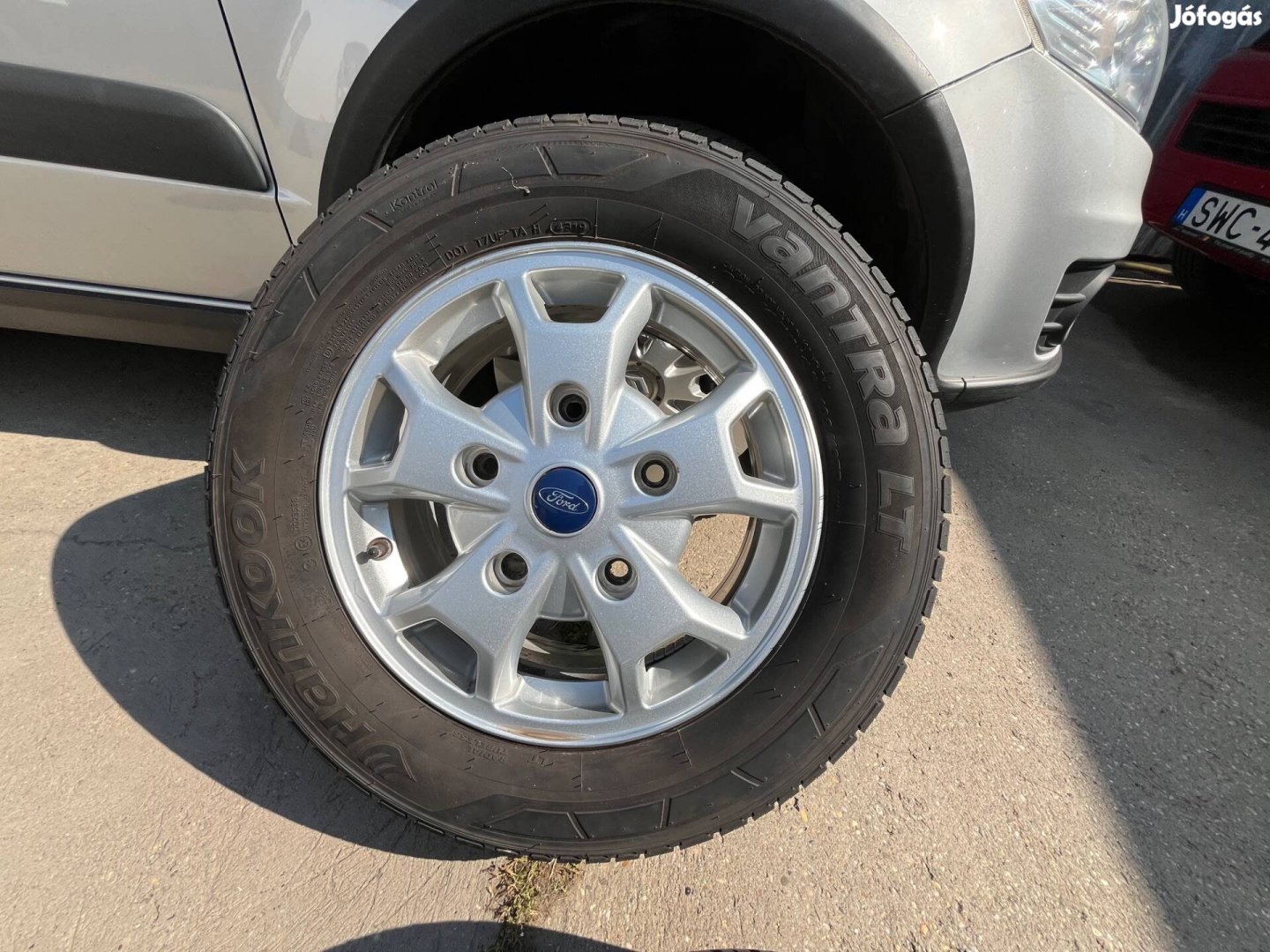 Ford Transit gyári 16 alufelni nyári gumival