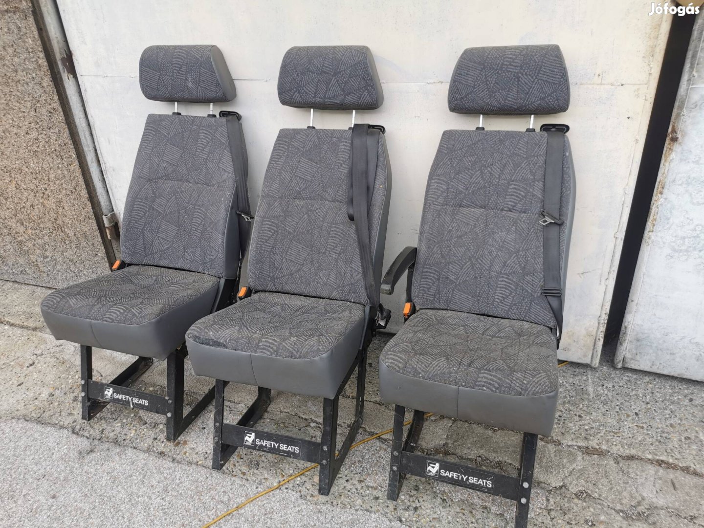 Ford Transit kisbusz kisteher Lakóautó ülés eladó 