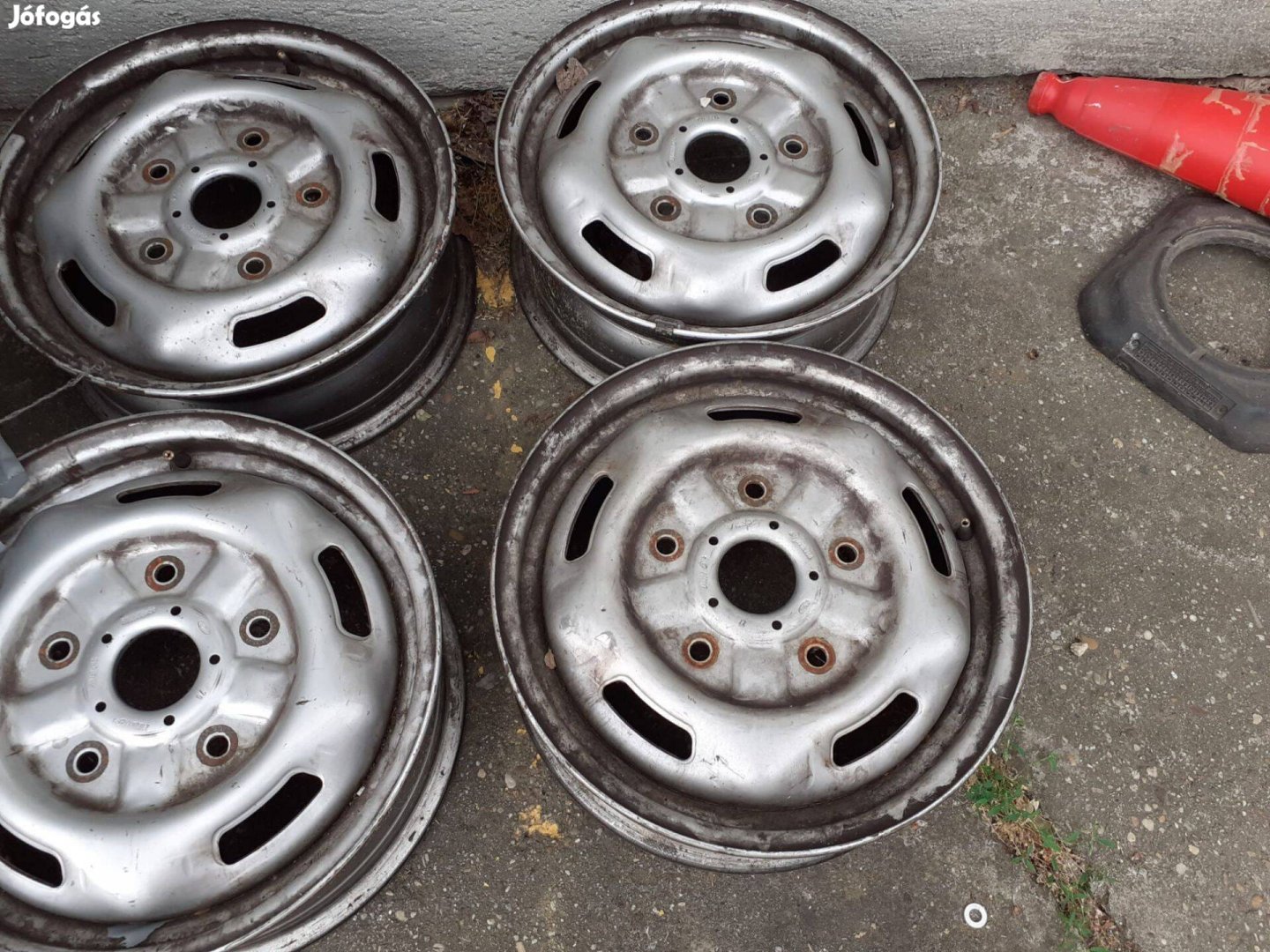 Ford Tranzit 16"-os lemezfelnik