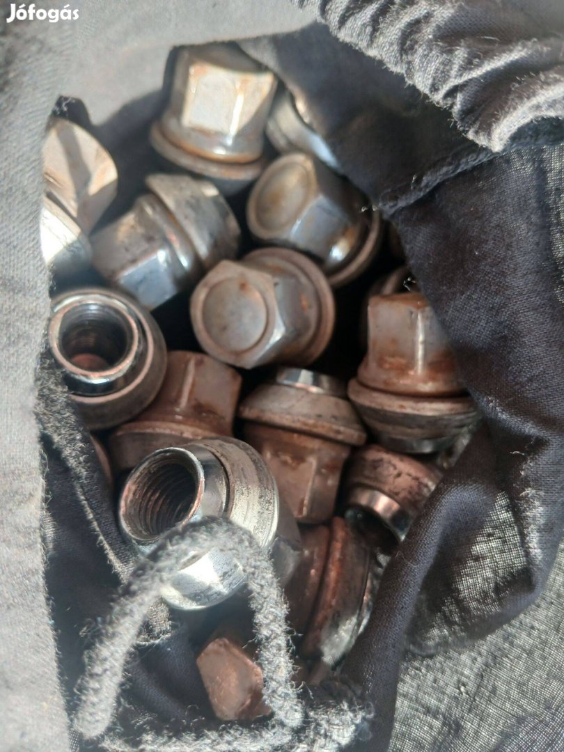 Ford c-max alufelni felfogató anyák 20db 8000ezer