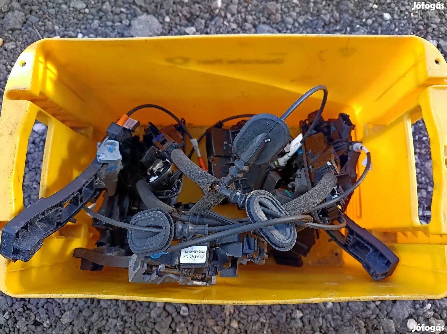 Ford ecosport ajtózár