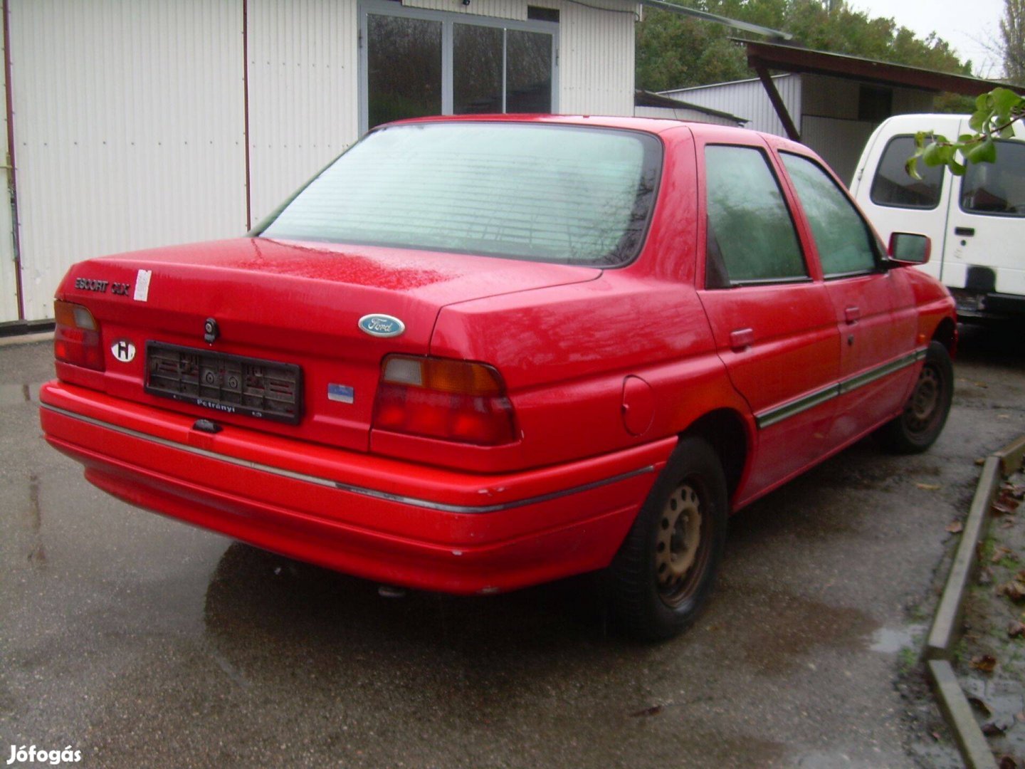 Ford escort sedán alkatrészek