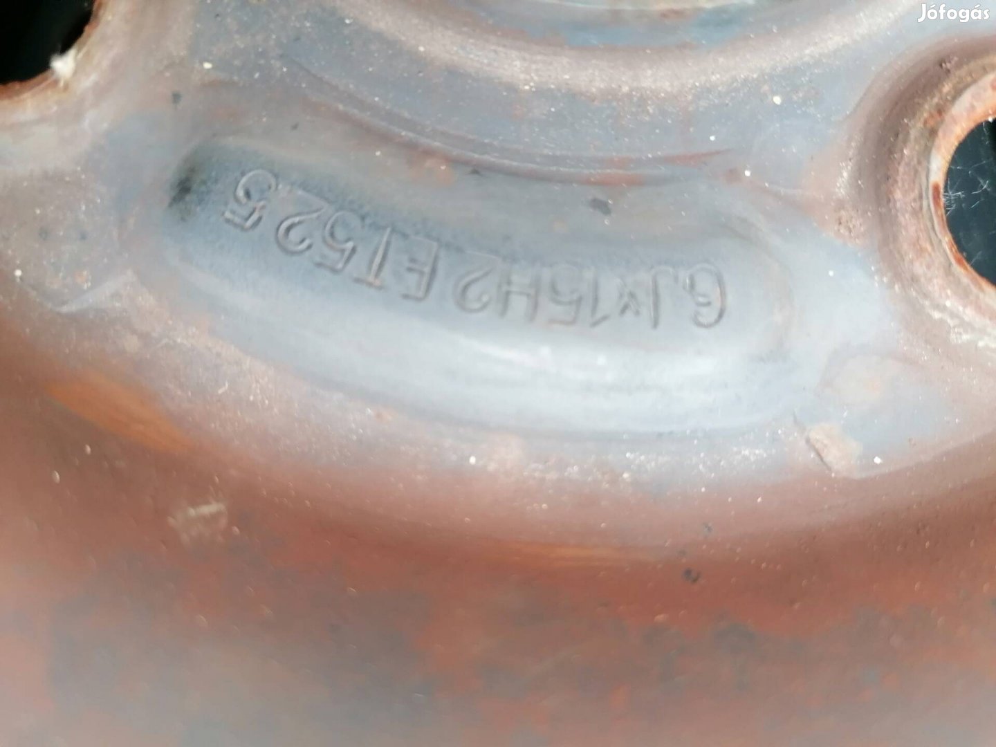 Ford felni 4 db. 