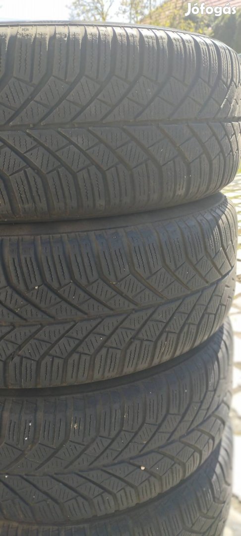 Ford felni szett Continental téli gumival 