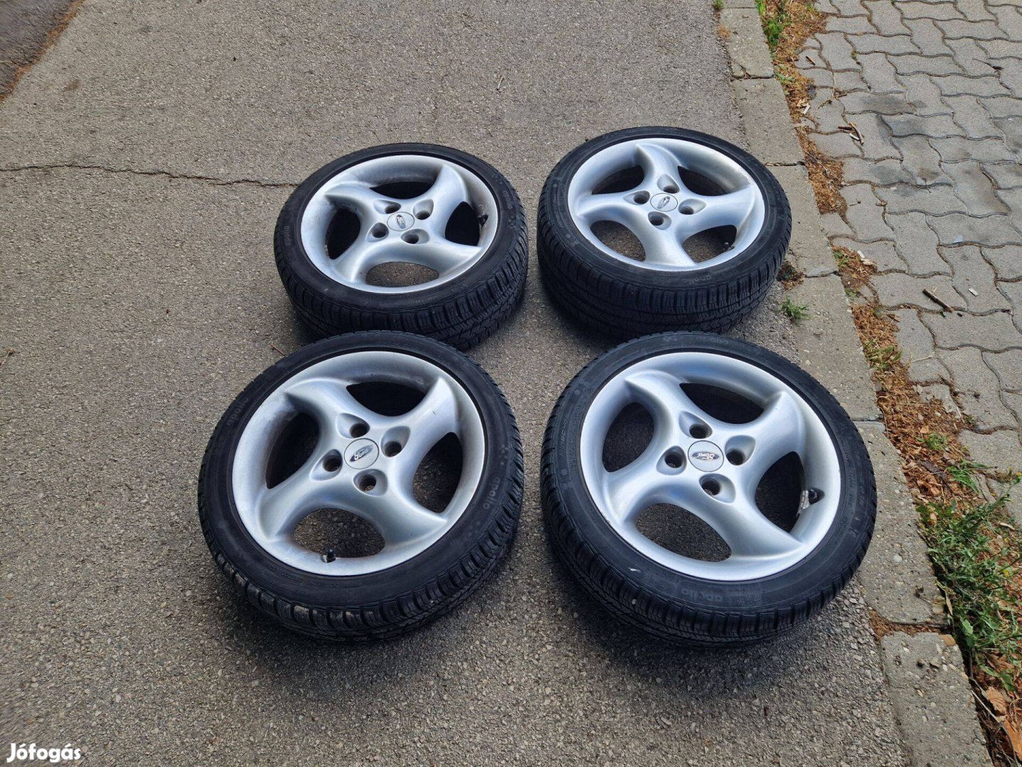 Ford fiesta alufelni, négyévaszakos gumival
