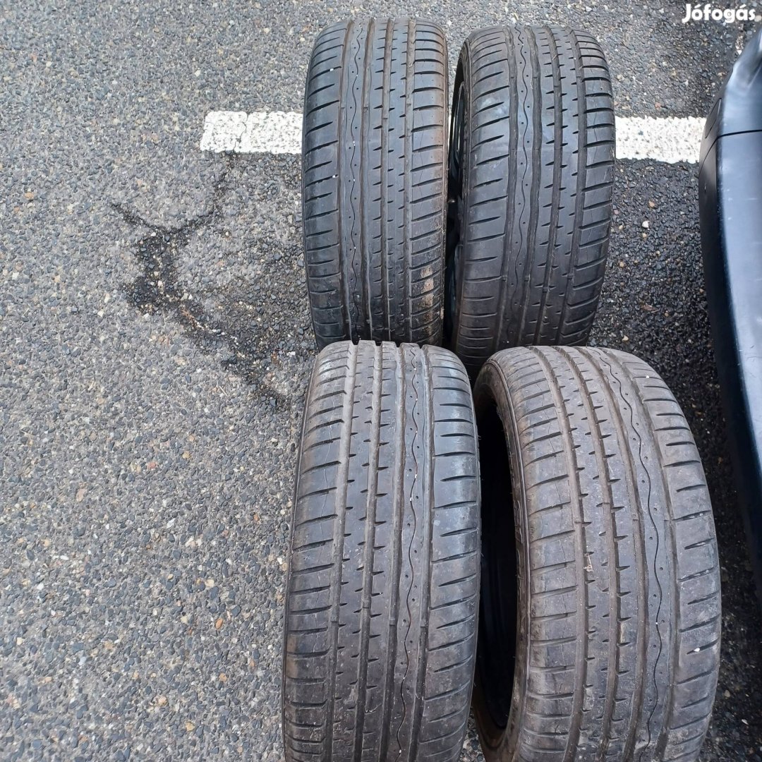 Ford fiesta felni 195/50R15 nyári gumival 