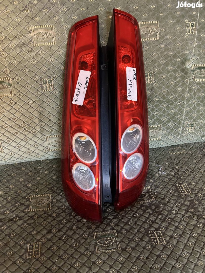 Ford fiesta hátsó lámpa