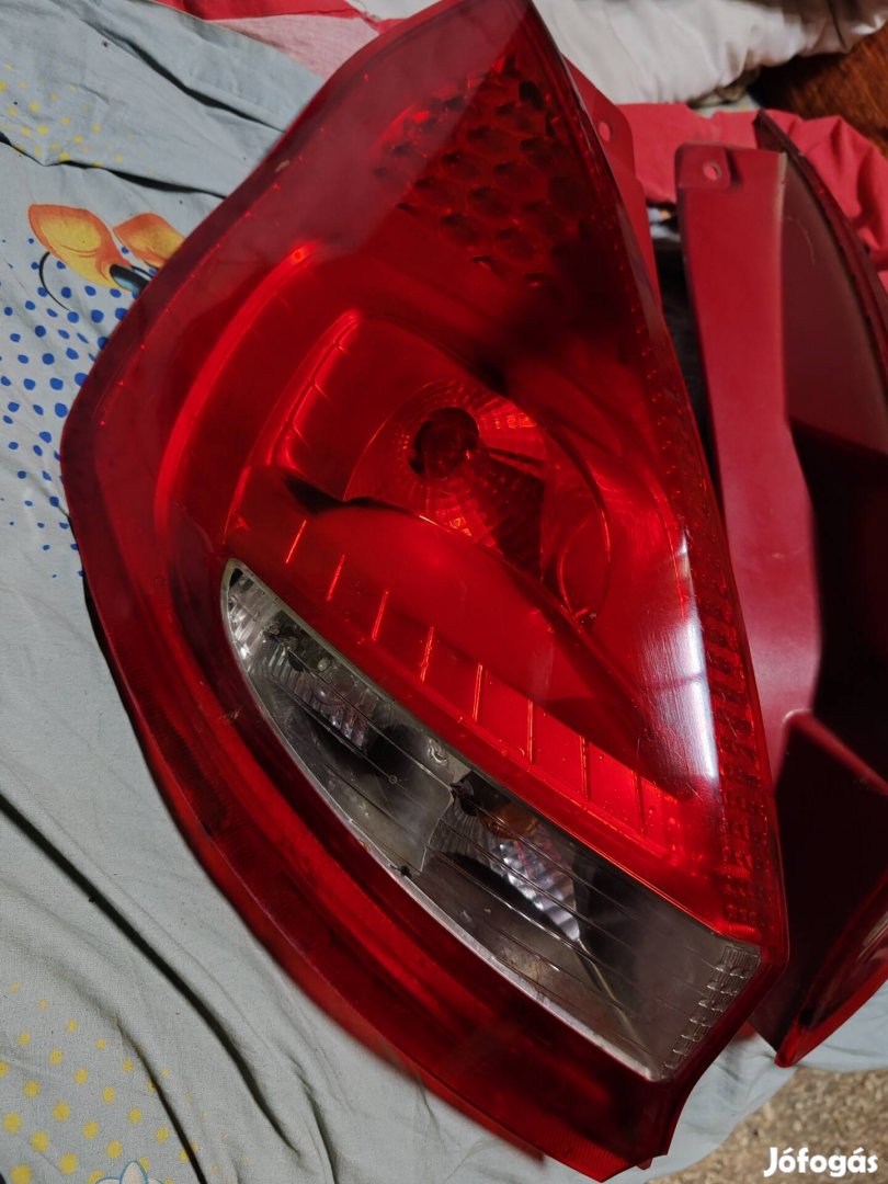 Ford fiesta mk6 jobb-bal hátsó lámpa 