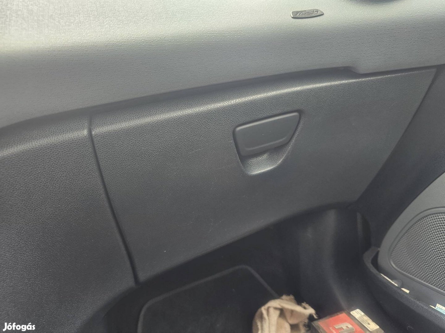 Ford fiesta mk6 komplett kesztyűtarto 8000