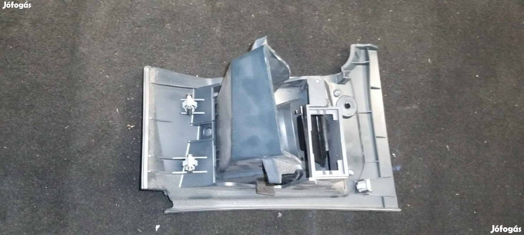 Ford fiesta mk7 obd zseb apró tároló