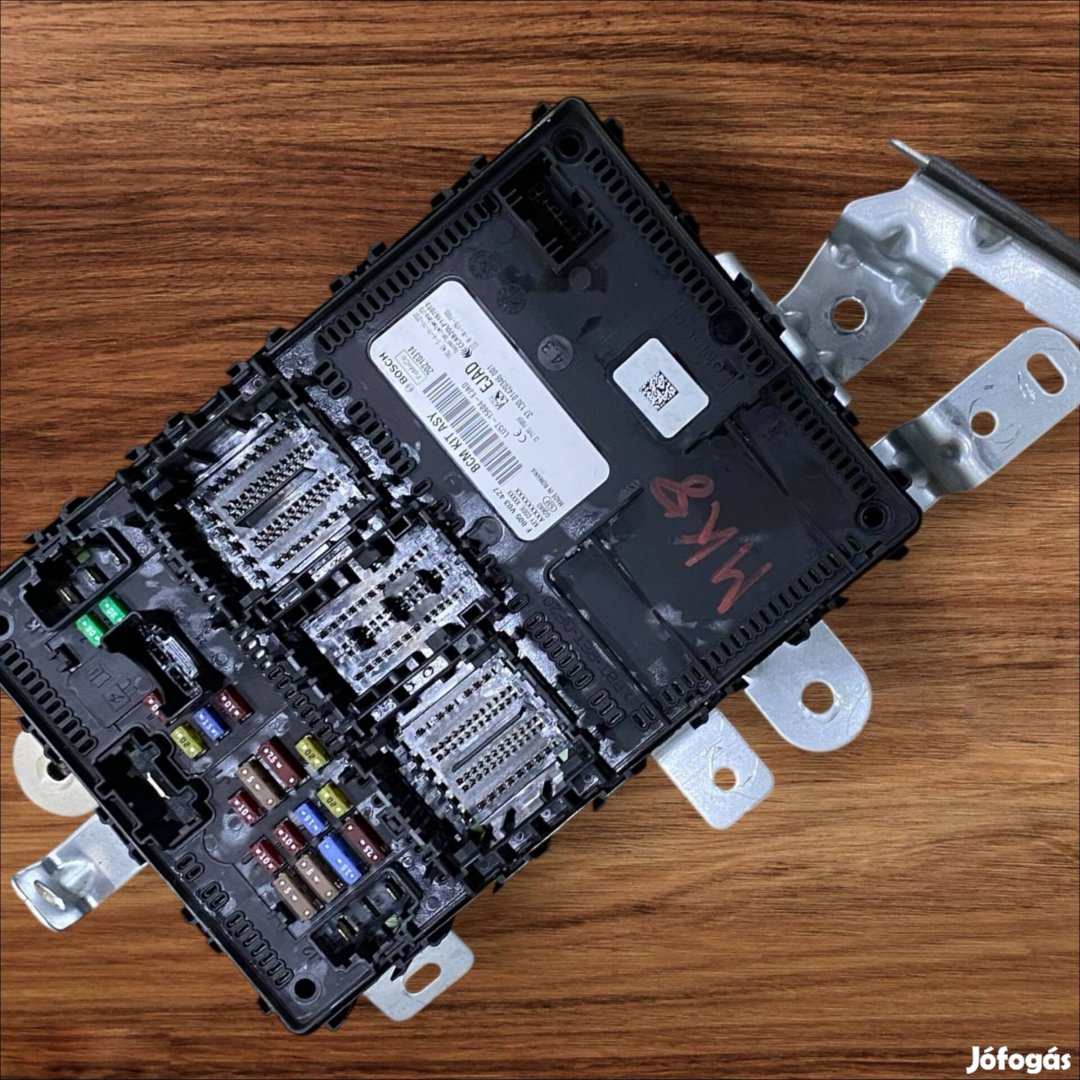 Ford fiesta mk8 2018-  BCM modul biztositék tábla 