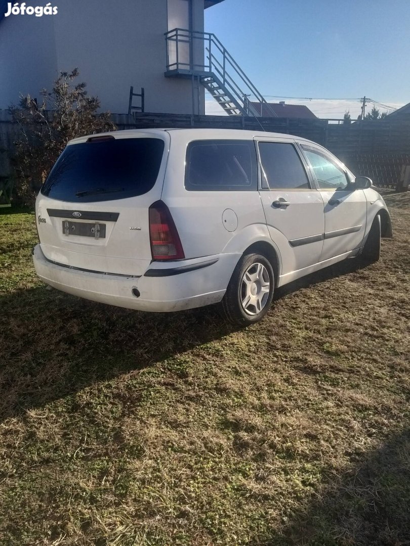 Ford focus 1.8 DI bontás