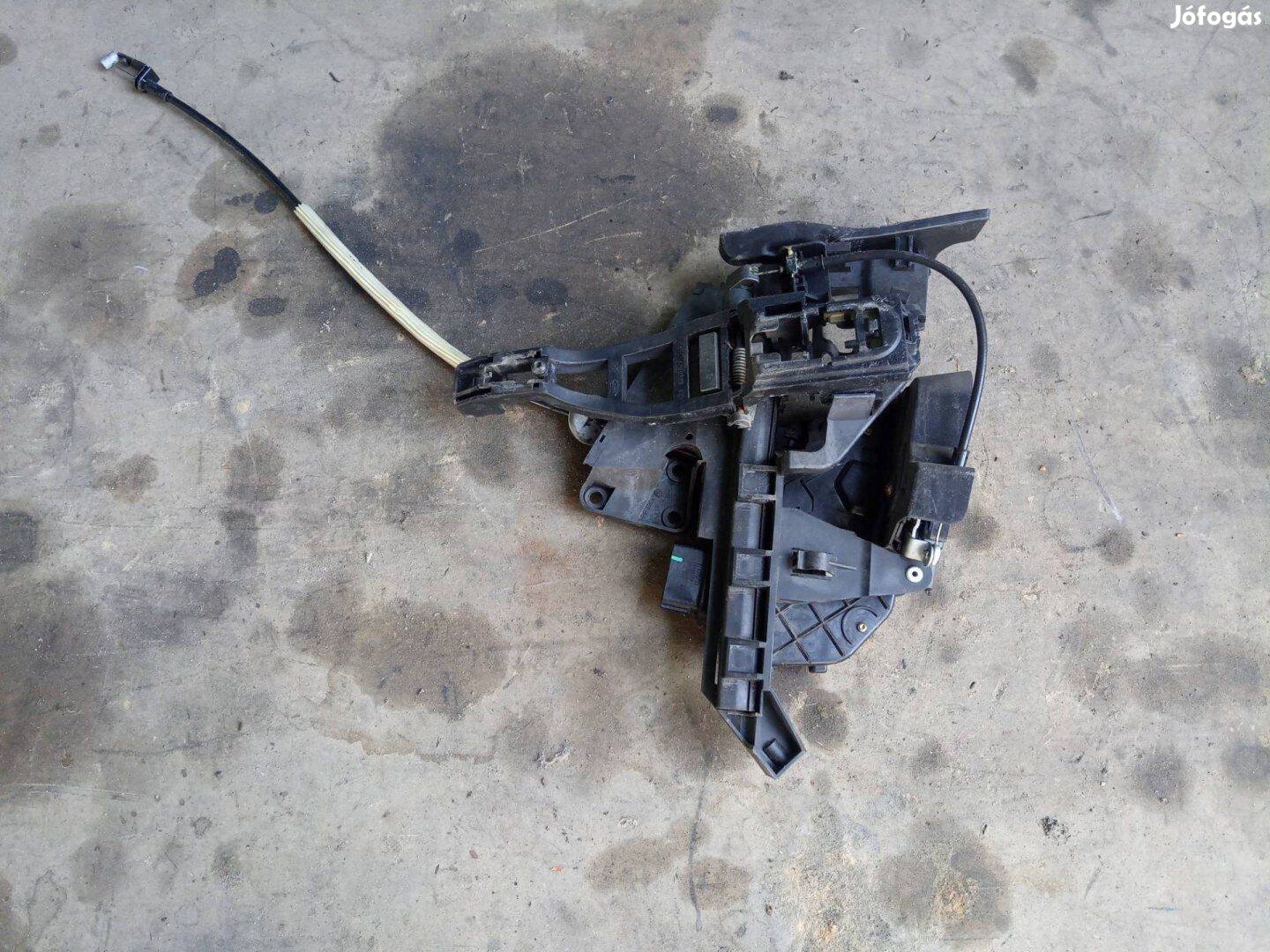 Ford focus C Max bal hátsó ajtózár zár