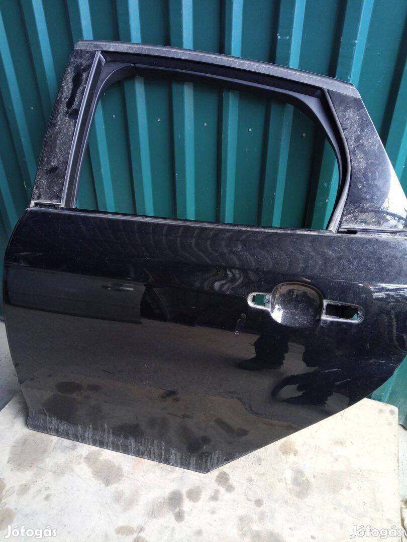 Ford focus MK3 bal hátsó ajtó 5 ajtós fekete