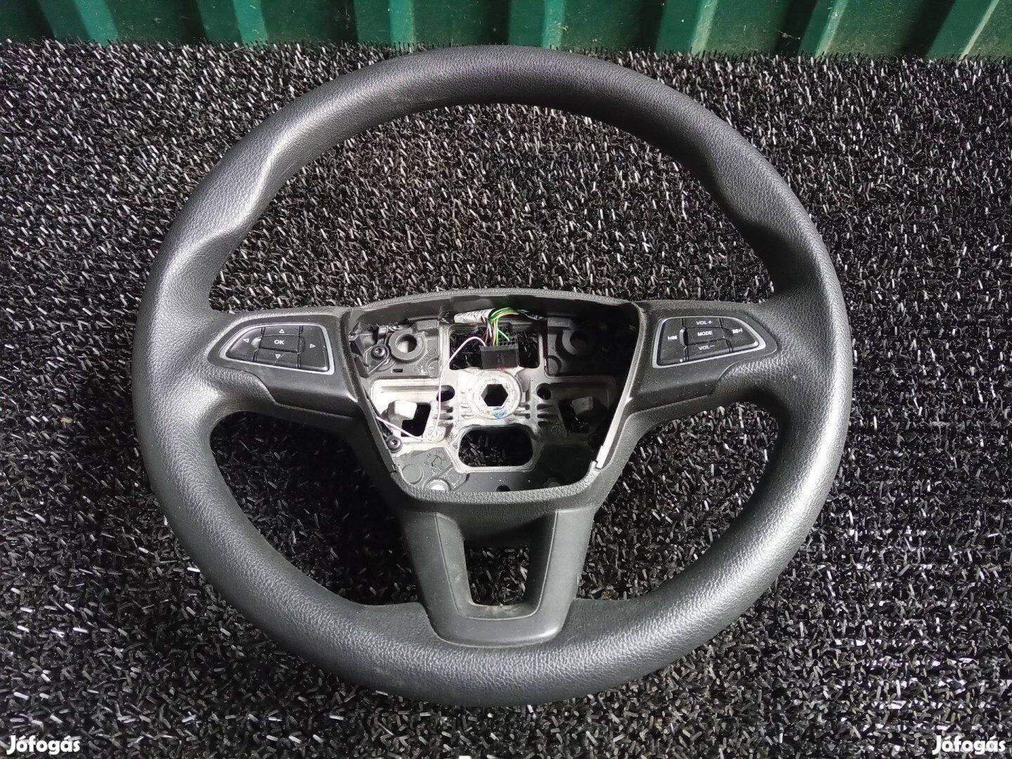 Ford focus MK3 kormány 2014 től makulátlan állapotban