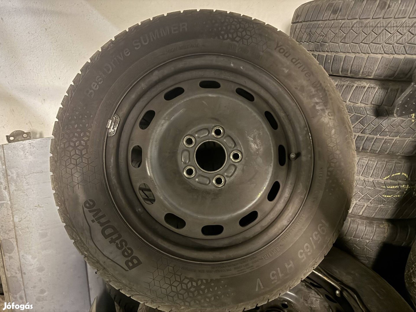 Ford focus felni újszerű 195/65 R15 Bestdrive gumival