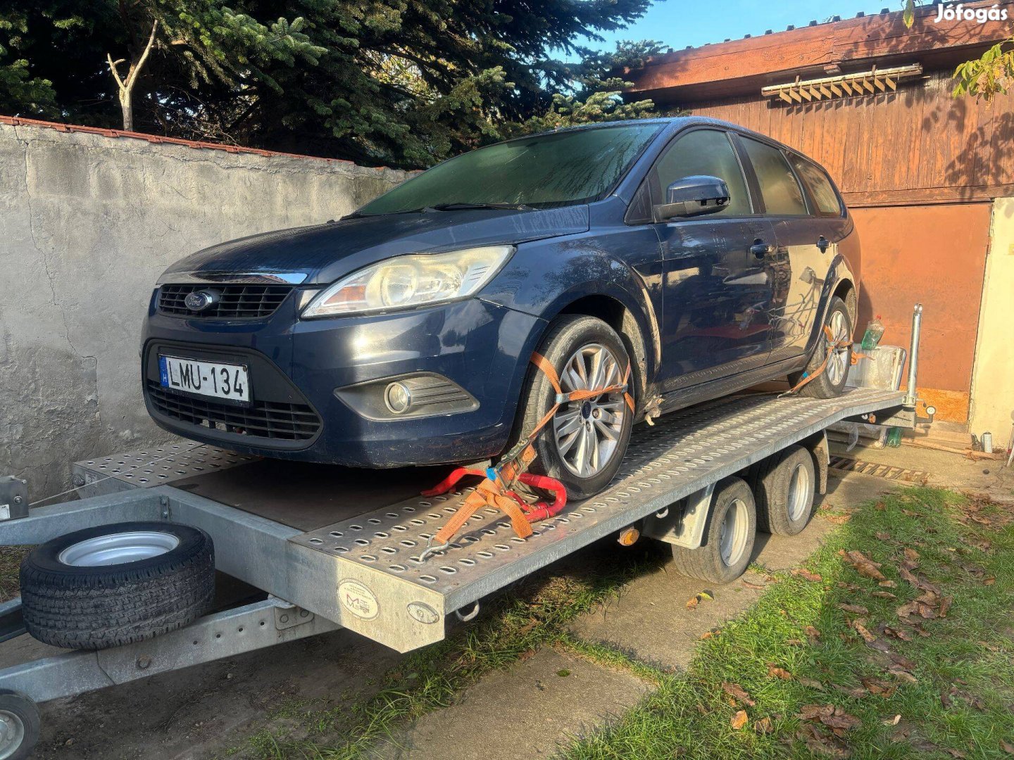 Ford focus mk2,5 2010 facelift géptető R8 színkód hibátlan állapotban