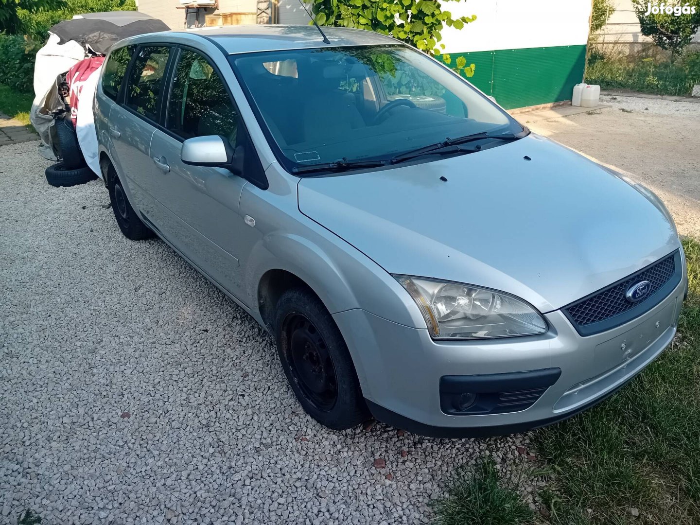 Ford focus mk2 kombi 1.6b  karosszéria elemek ?