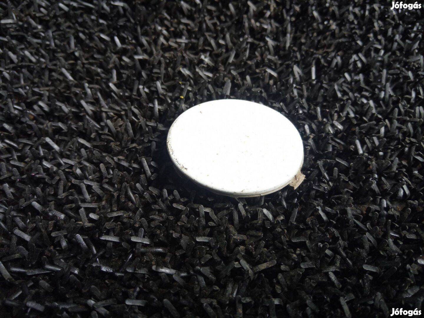 Ford focus mk2 vonószem takaró első 2008 tól 2011 ig