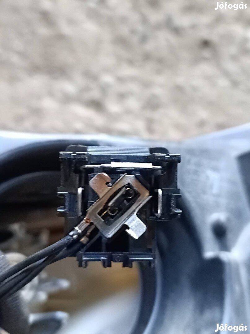 Ford focus mk3 fényszóró izzó csatlakozó