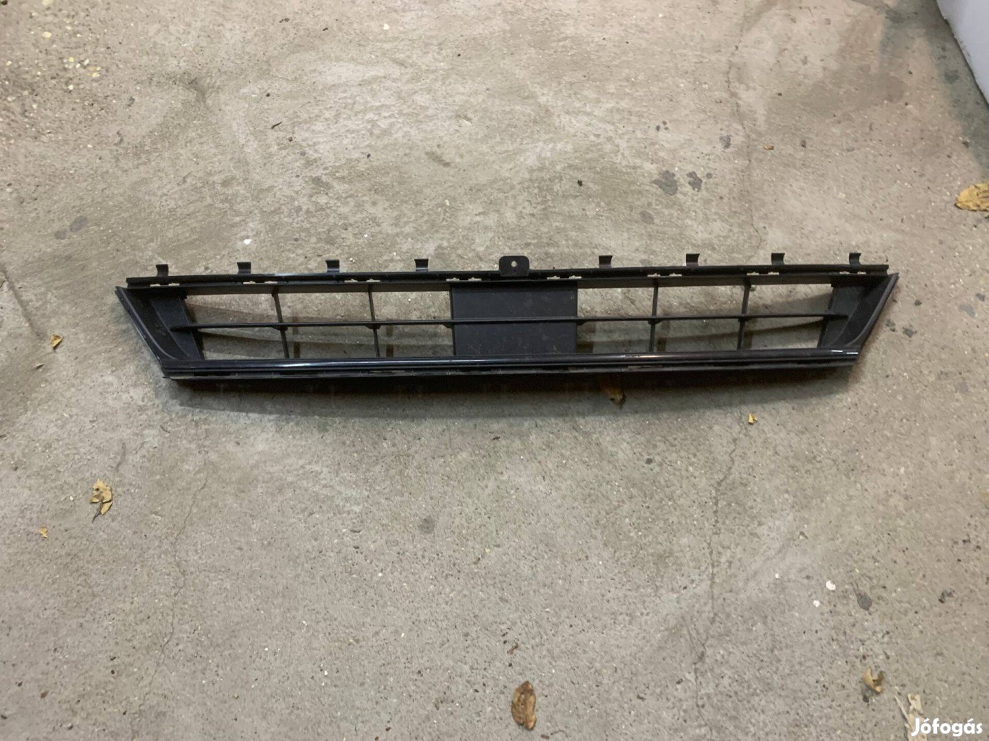 Ford focus mk4 Díszrács alsó