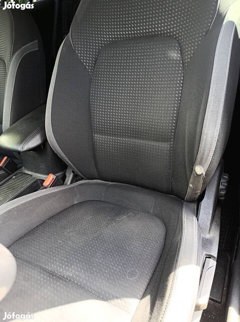 Ford focus mk4 ülés szett