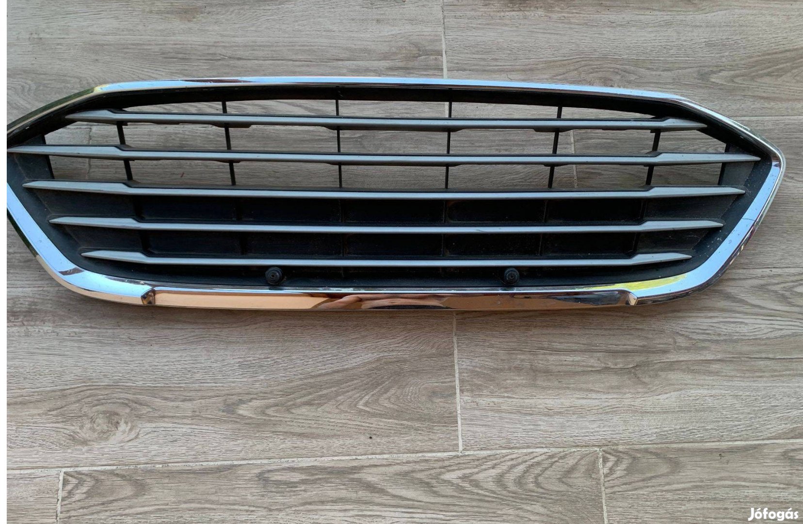 Ford fokus mk4 diszrács